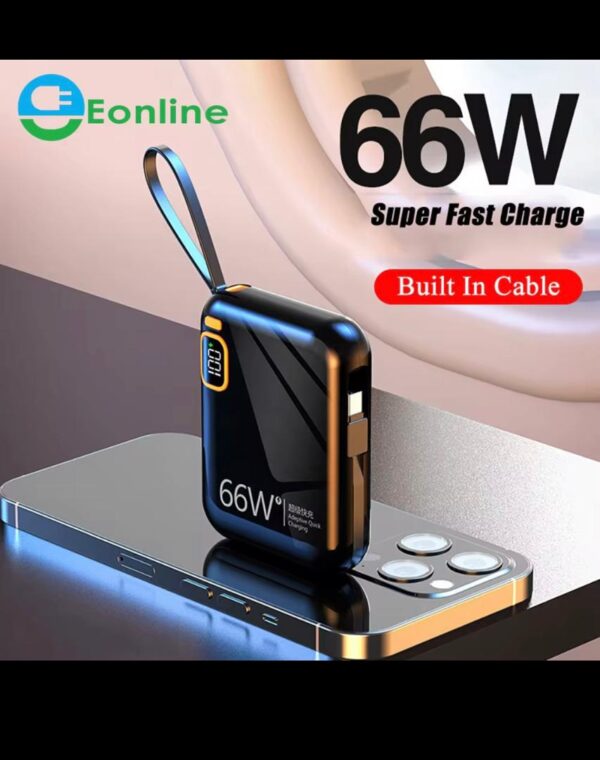 Batterie externe portable noire avec câble intégré, affichage numérique 100% et inscription "66W Super Fast Charge" sur fond de smartphone doré.